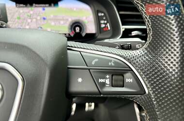 Позашляховик / Кросовер Audi Q7 2021 в 