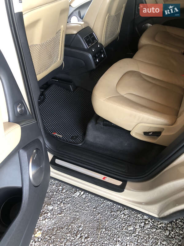 Позашляховик / Кросовер Audi Q7 2013 в Павлограді
