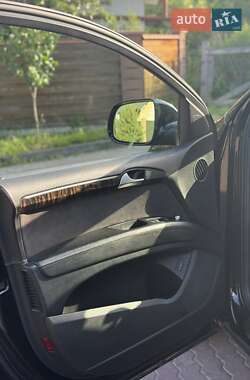 Внедорожник / Кроссовер Audi Q7 2015 в 