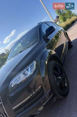 Внедорожник / Кроссовер Audi Q7 2015 в 