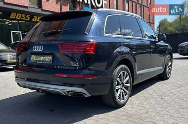 Позашляховик / Кросовер Audi Q7 2017 в 