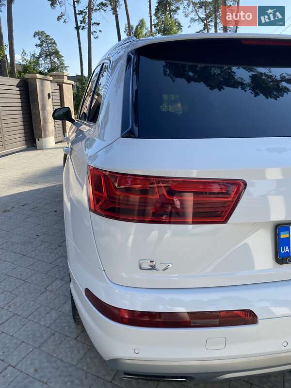 Позашляховик / Кросовер Audi Q7 2018 в Львові