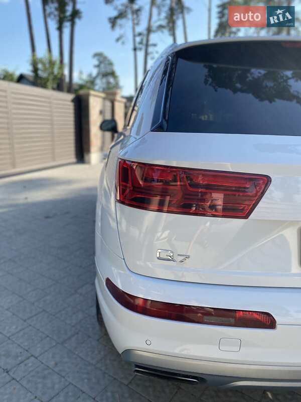 Позашляховик / Кросовер Audi Q7 2018 в Львові