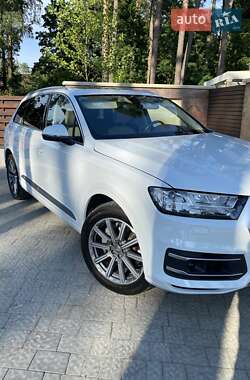 Внедорожник / Кроссовер Audi Q7 2018 в 