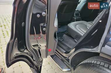 Позашляховик / Кросовер Audi Q7 2010 в 
