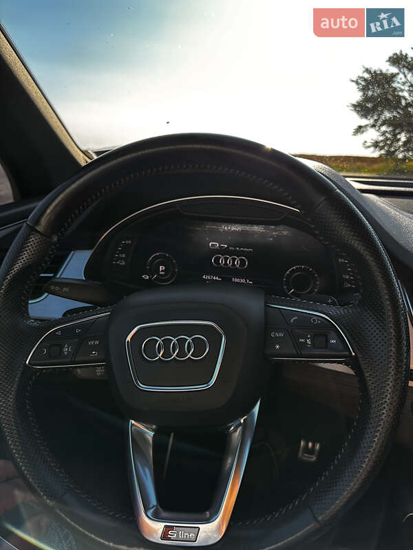 Внедорожник / Кроссовер Audi Q7 2016 в Пирятине
