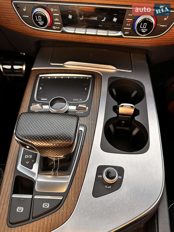 Внедорожник / Кроссовер Audi Q7 2016 в Пирятине