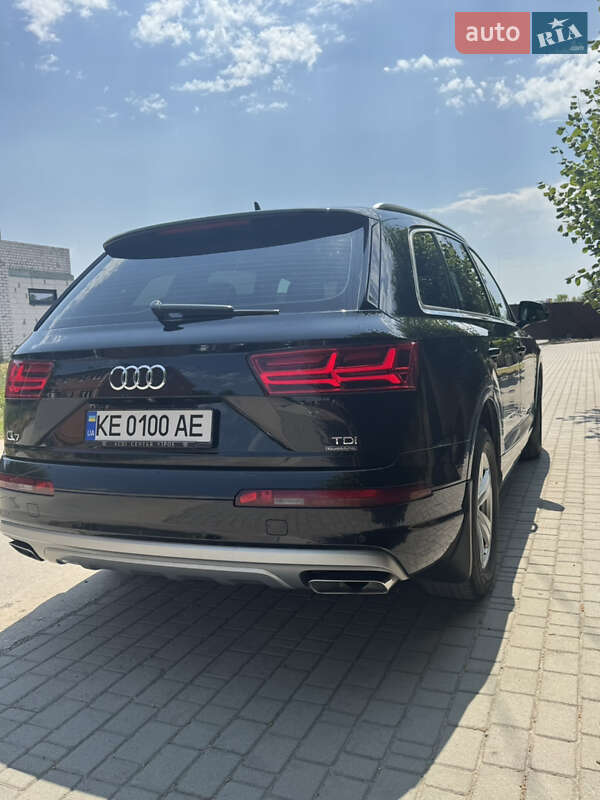 Внедорожник / Кроссовер Audi Q7 2015 в Днепре