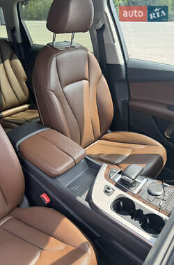 Позашляховик / Кросовер Audi Q7 2015 в 
