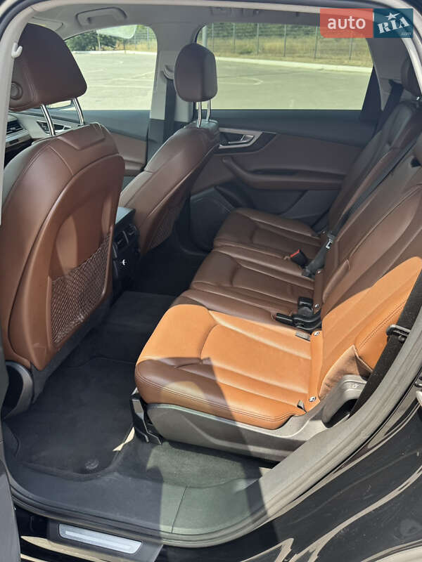 Внедорожник / Кроссовер Audi Q7 2015 в Днепре