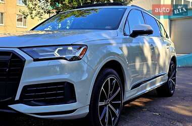 Внедорожник / Кроссовер Audi Q7 2022 в 
