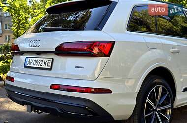 Внедорожник / Кроссовер Audi Q7 2022 в 