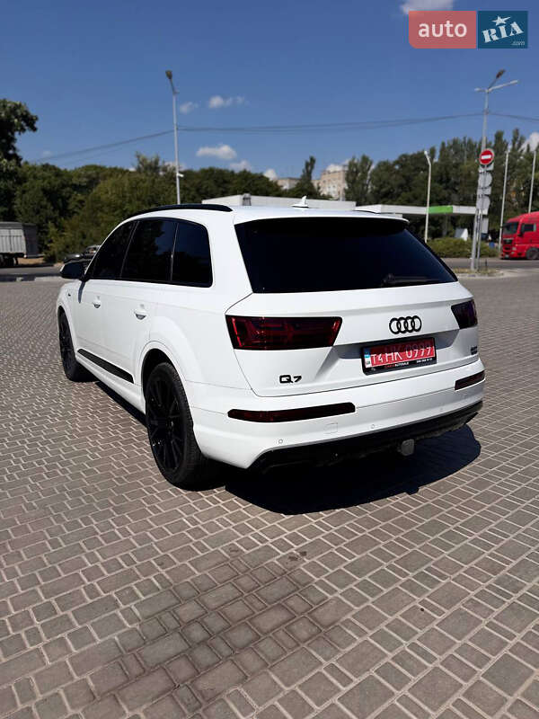 Позашляховик / Кросовер Audi Q7 2017 в Кропивницькому
