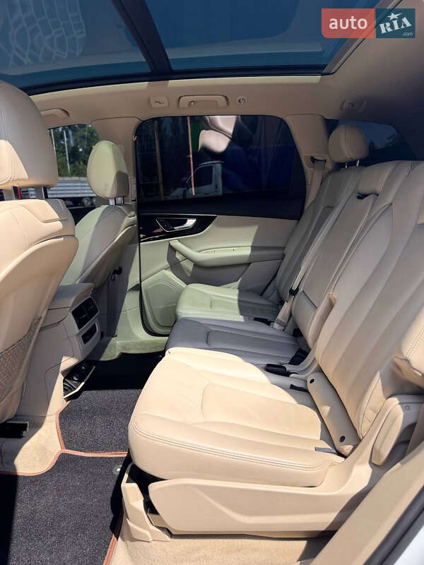 Позашляховик / Кросовер Audi Q7 2017 в Кропивницькому