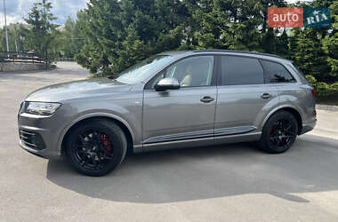 Внедорожник / Кроссовер Audi Q7 2016 в 