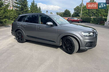 Внедорожник / Кроссовер Audi Q7 2016 в 