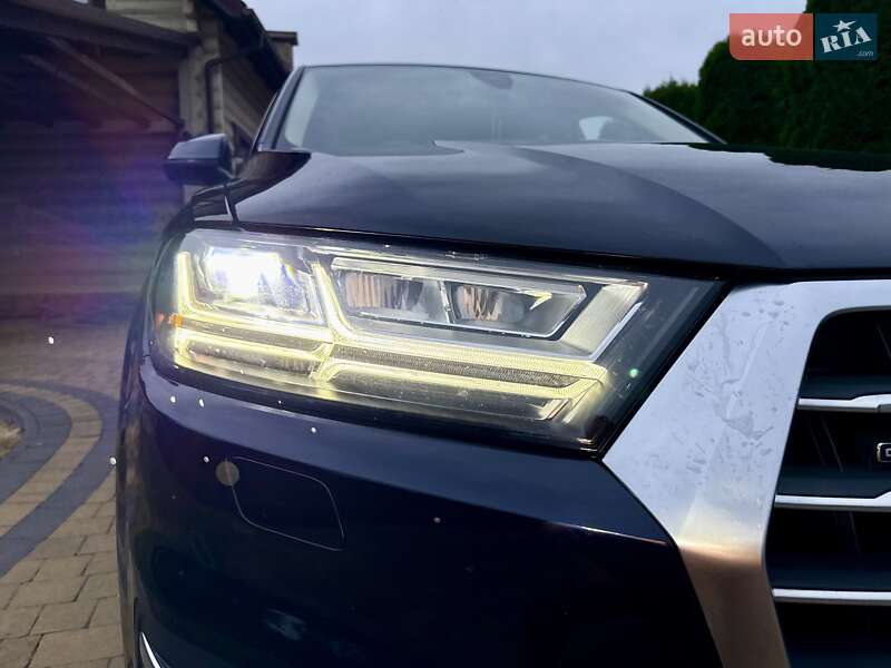 Позашляховик / Кросовер Audi Q7 2017 в Івано-Франківську