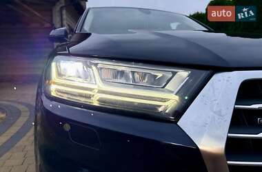 Внедорожник / Кроссовер Audi Q7 2017 в 