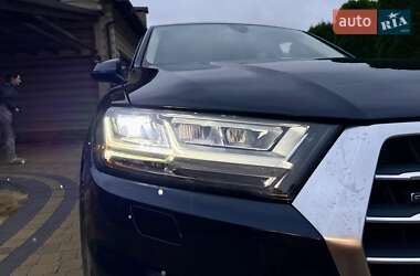 Внедорожник / Кроссовер Audi Q7 2017 в 