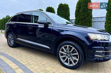 Внедорожник / Кроссовер Audi Q7 2017 в 
