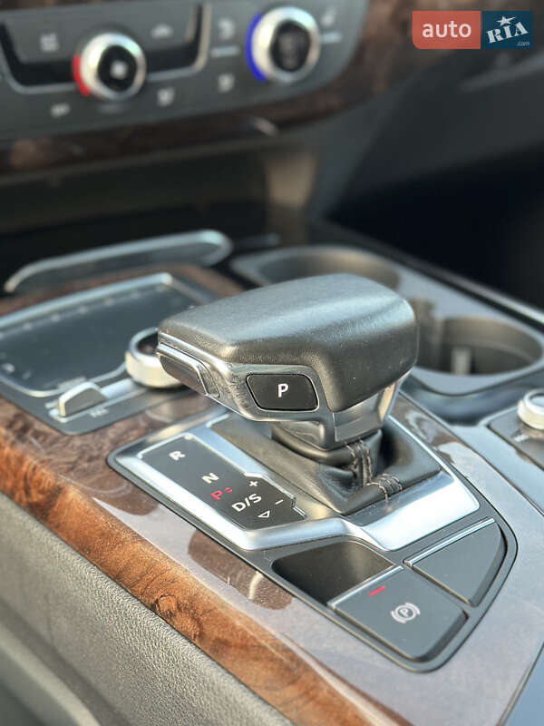 Позашляховик / Кросовер Audi Q7 2017 в Тернополі