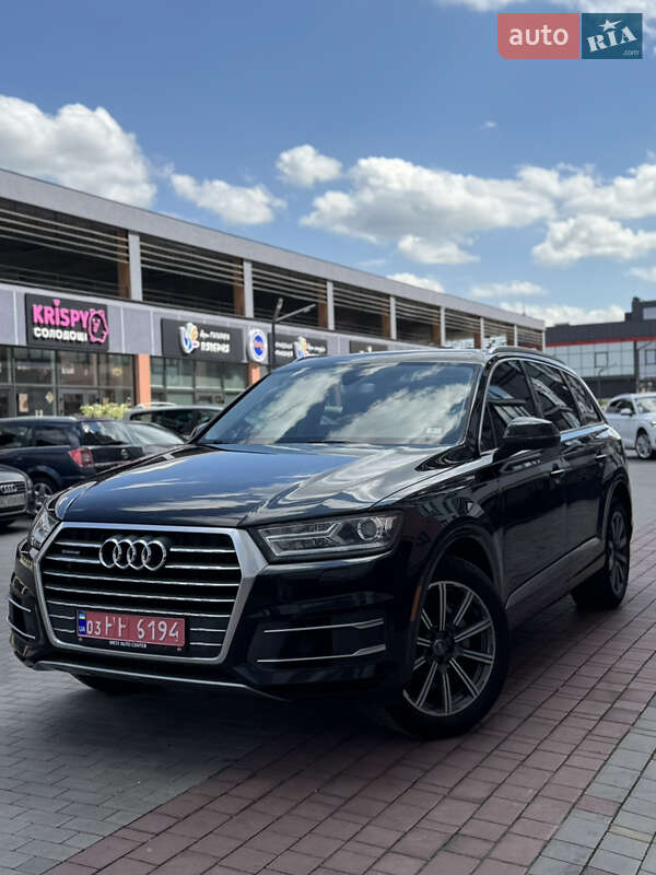 Позашляховик / Кросовер Audi Q7 2015 в 