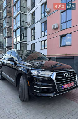 Позашляховик / Кросовер Audi Q7 2015 в 