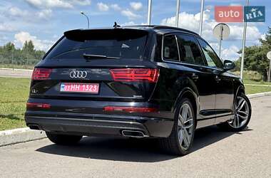 Позашляховик / Кросовер Audi Q7 2019 в 