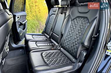Позашляховик / Кросовер Audi Q7 2019 в 