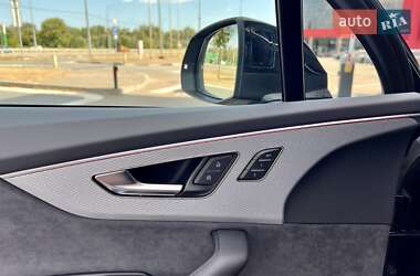 Позашляховик / Кросовер Audi Q7 2025 в 