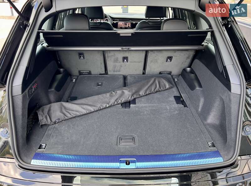 Позашляховик / Кросовер Audi Q7 2025 в Києві