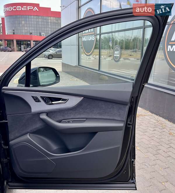 Позашляховик / Кросовер Audi Q7 2025 в Києві