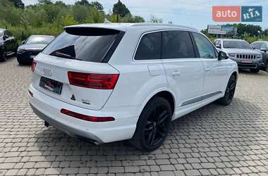 Внедорожник / Кроссовер Audi Q7 2016 в 
