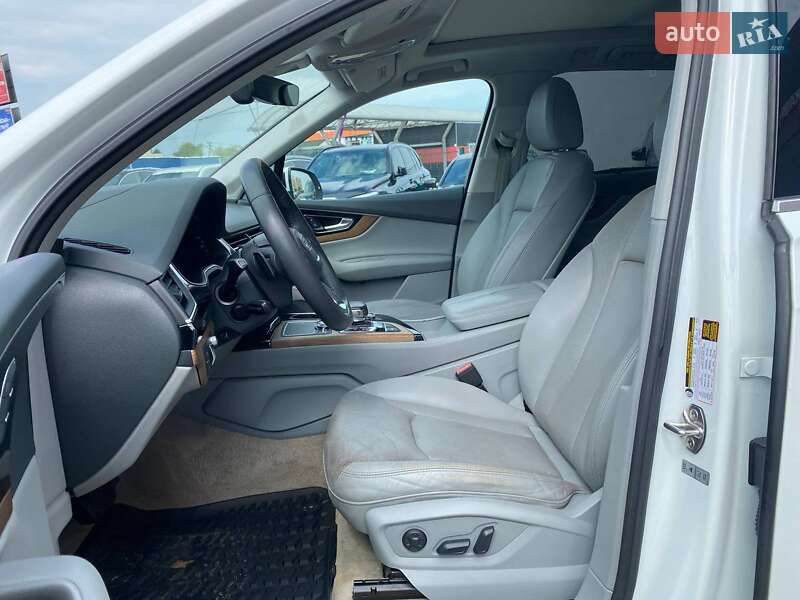 Позашляховик / Кросовер Audi Q7 2016 в Львові
