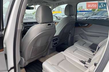 Внедорожник / Кроссовер Audi Q7 2016 в 