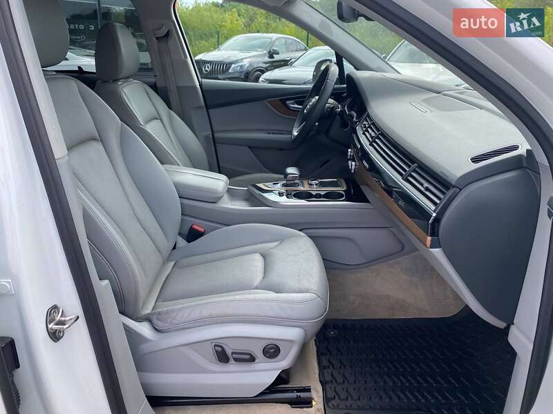 Позашляховик / Кросовер Audi Q7 2016 в Львові