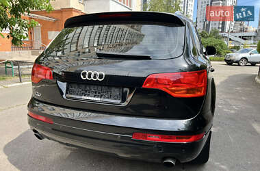 Позашляховик / Кросовер Audi Q7 2007 в 