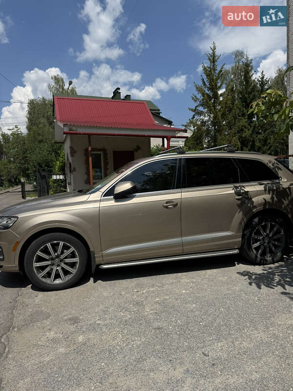Позашляховик / Кросовер Audi Q7 2017 в Тернополі