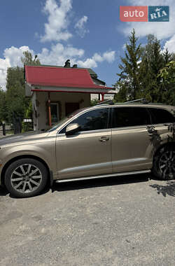Позашляховик / Кросовер Audi Q7 2017 в 