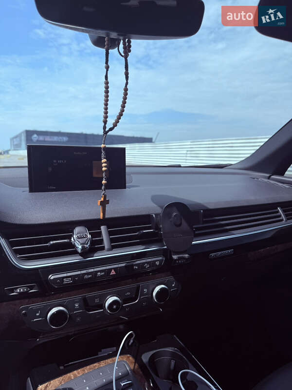 Позашляховик / Кросовер Audi Q7 2016 в Львові