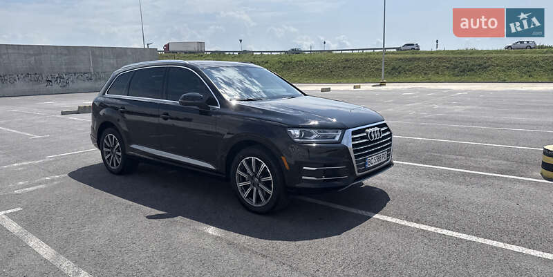 Позашляховик / Кросовер Audi Q7 2016 в 