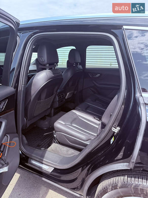 Позашляховик / Кросовер Audi Q7 2016 в Львові