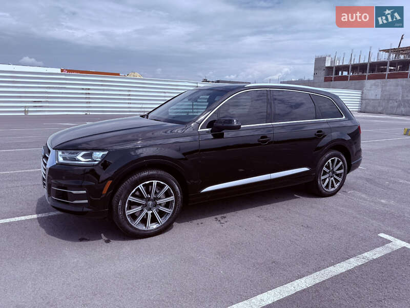 Позашляховик / Кросовер Audi Q7 2016 в 
