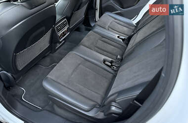 Позашляховик / Кросовер Audi Q7 2022 в 
