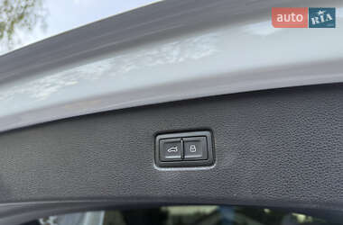 Позашляховик / Кросовер Audi Q7 2022 в 
