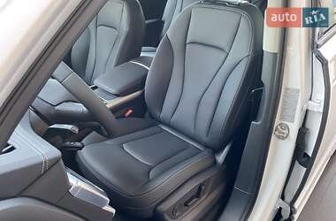 Позашляховик / Кросовер Audi Q7 2025 в 