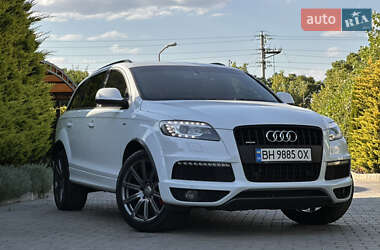 Позашляховик / Кросовер Audi Q7 2013 в 