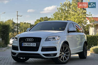 Позашляховик / Кросовер Audi Q7 2013 в 