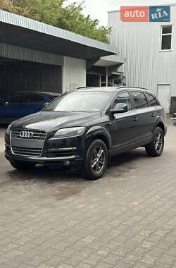 Внедорожник / Кроссовер Audi Q7 2007 в 