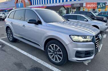Позашляховик / Кросовер Audi Q7 2016 в 